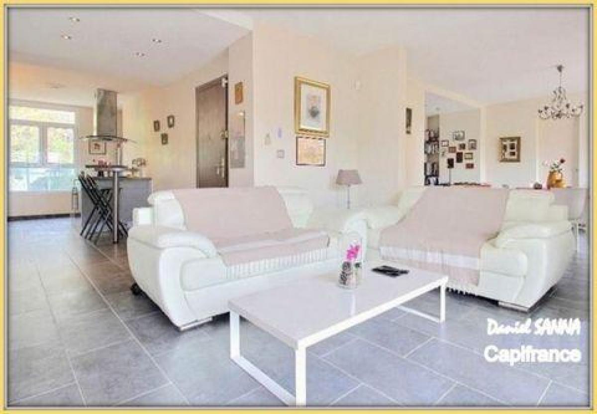 Кондоминиум  с 3 спальнями в Ла Сьота, Франция № 15114