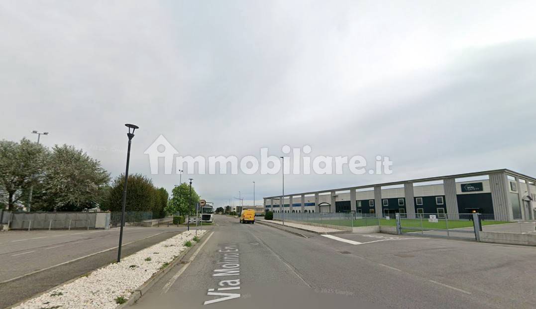 981m² Warehouse in Maclodio, Italy No. 270103