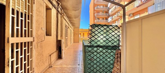 3-salle Appartement à Naples, Italy No. 100811 31