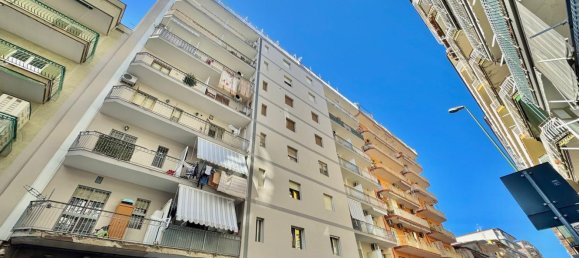 3-salle Appartement à Naples, Italy No. 100811 49