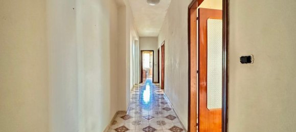 3-salle Appartement à Naples, Italy No. 100811 33