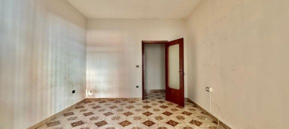 3-salle Appartement à Naples, Italy No. 100811 39