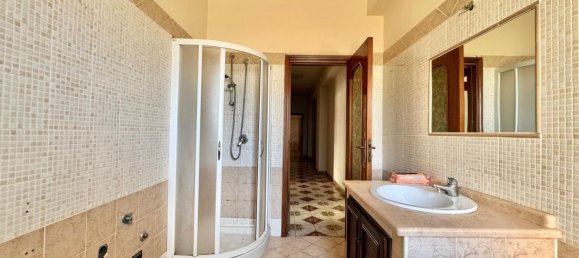 3-salle Appartement à Naples, Italy No. 100811 23