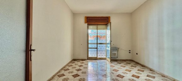 3-salle Appartement à Naples, Italy No. 100811 41