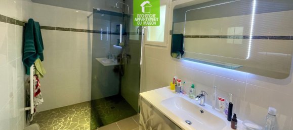 3 bedrooms House in Leyrieu, France No. 64357 19