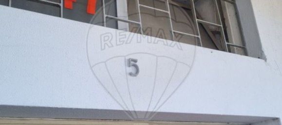 Gewerbliche Immobilie in Ermesinde, Portugal 84m², Nr. 59048 2