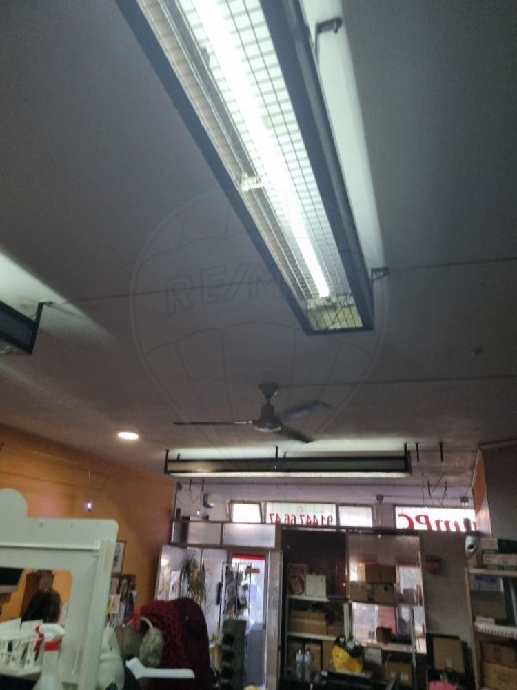 Gewerbliche Immobilie in Ermesinde, Portugal 84m², Nr. 59048