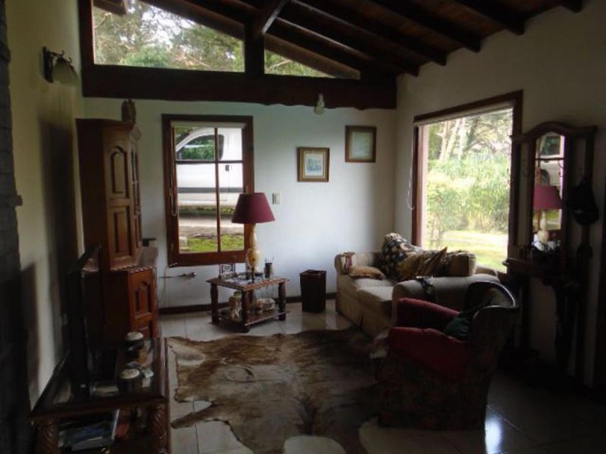 3 bedrooms House in Mar del Plata, Argentina No. 94706