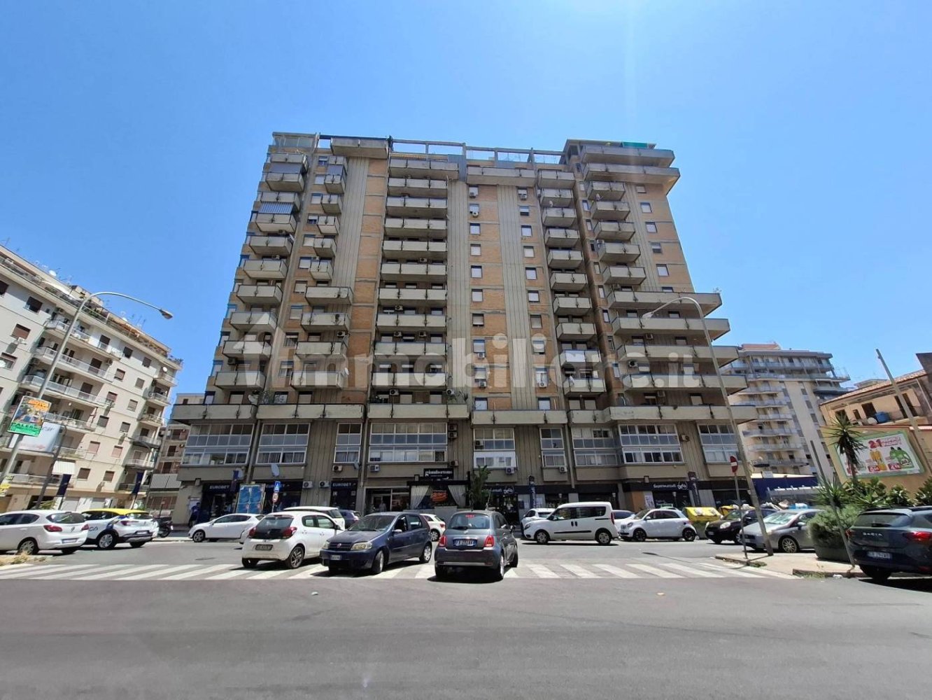 3 bedrooms Apartment in Palermo, Italy No. 360996