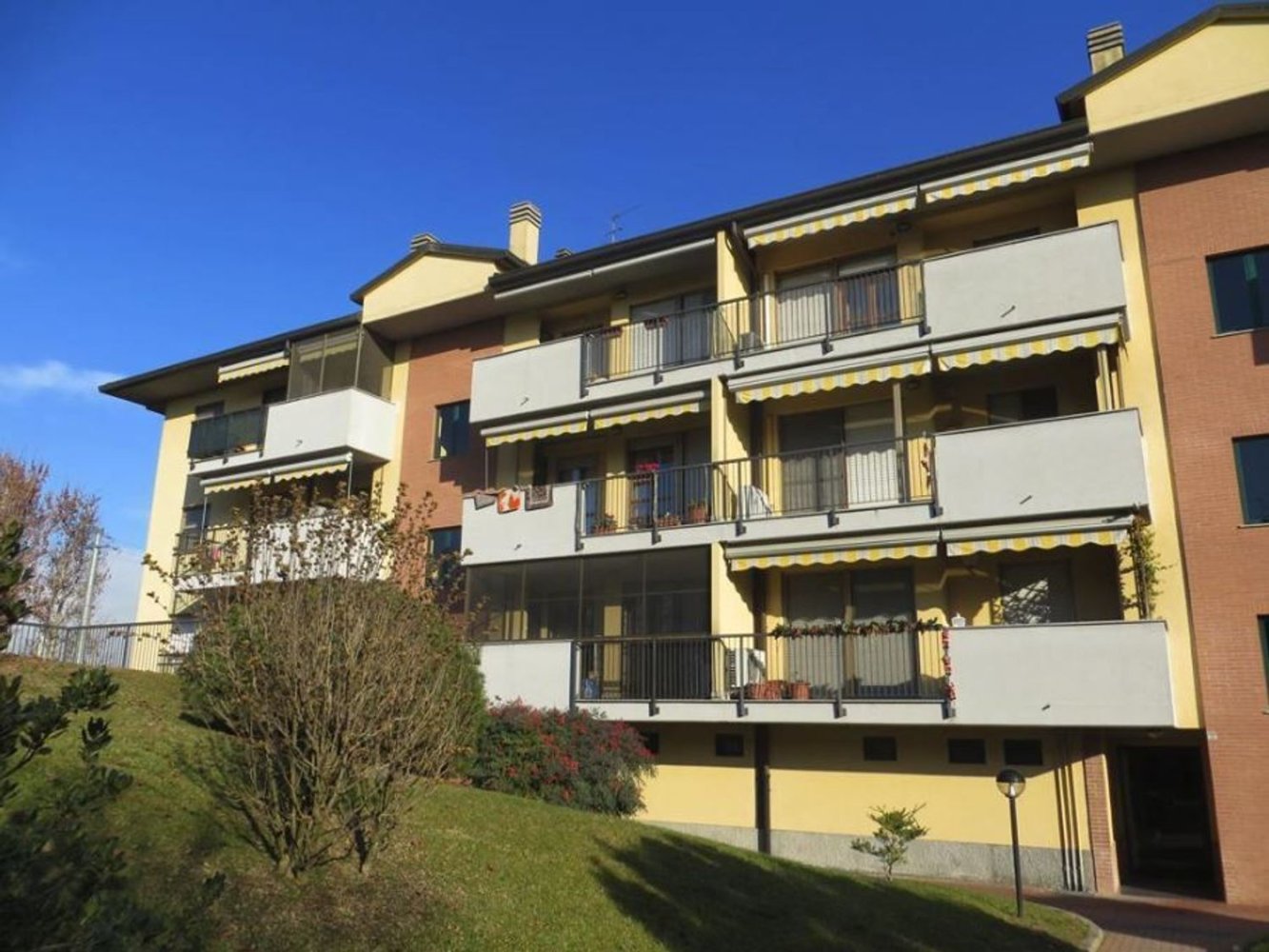 3-salle Appartement à Settala, Italy No. 228062