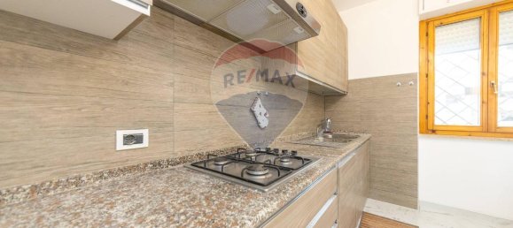 3 rooms Apartment in Guidonia Montecelio, Italy No. 9282 15