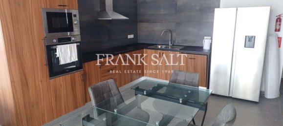 Квартира с 3 спальнями в Сент-Джулианс, Мальта № 7143 2