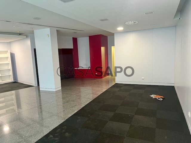 137m² Commercial property in Vila Franca de Xira, Portugal No. 251924