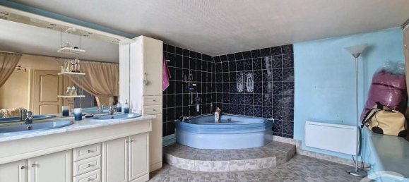 2 bedrooms House in Aube, France No. 223604 19