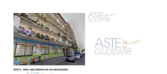 4 rooms Apartment in Naples, Italy No. 12903 3