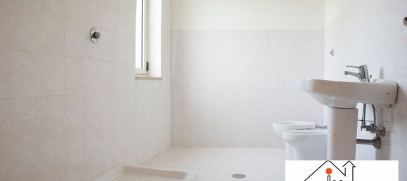 Casa de 5 habitaciónes en Montefredane, Italy No. 162195 27