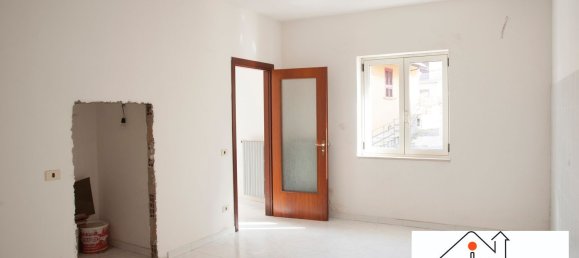 Casa de 5 habitaciónes en Montefredane, Italy No. 162195 2