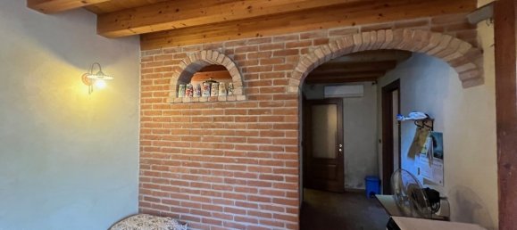 4 bedrooms House in Acquanegra sul Chiese, Italy No. 329550 10