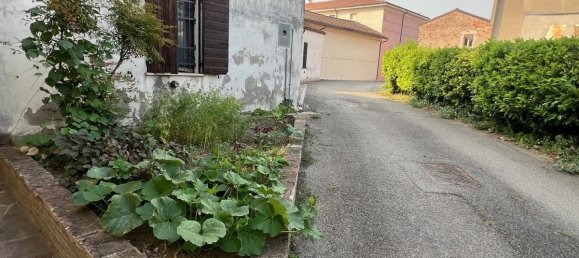 4 bedrooms House in Acquanegra sul Chiese, Italy No. 329550 4