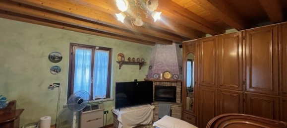 4 bedrooms House in Acquanegra sul Chiese, Italy No. 329550 11