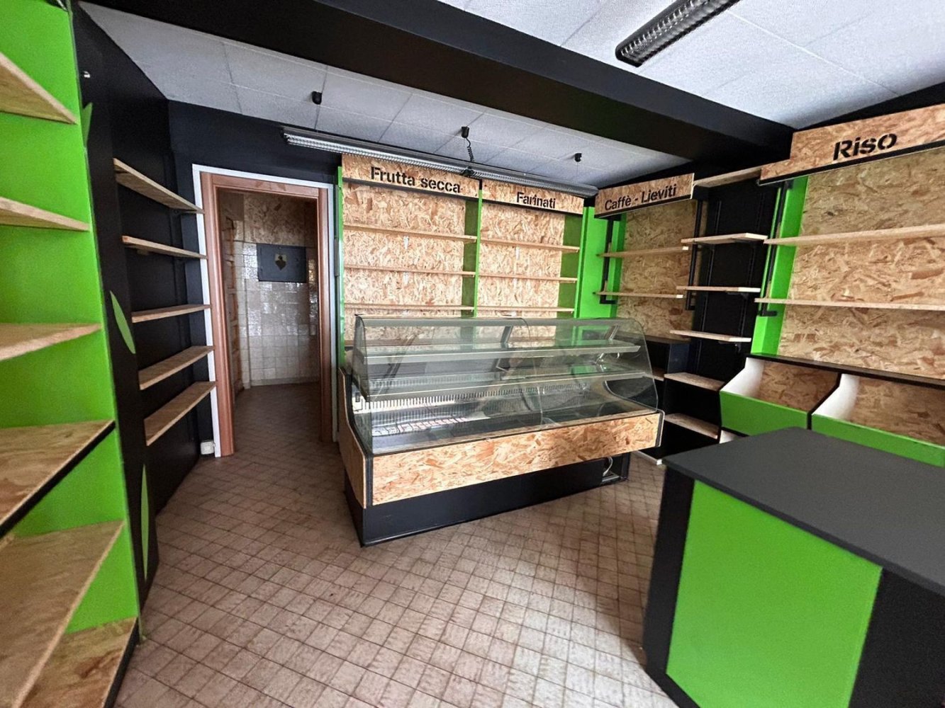 50m² Office in Verres, Italy No. 155027