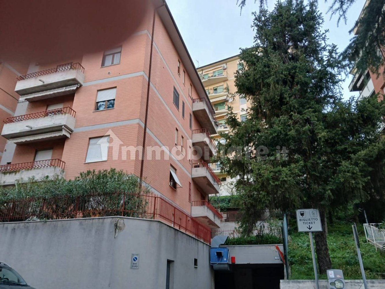 3 bedrooms Apartment in Macerata, Italy No. 107020