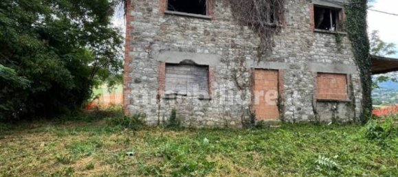 3 bedrooms House in Maiolo, Italy No. 296230 6