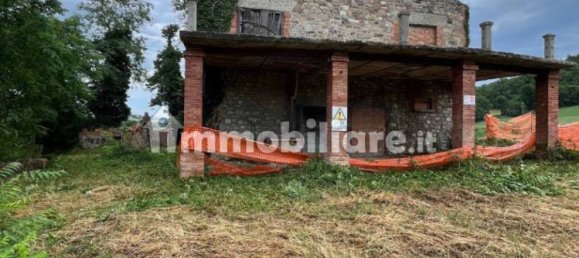 3 bedrooms House in Maiolo, Italy No. 296230 2