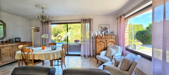 4 bedrooms Villa in Hem, France No. 157622 11