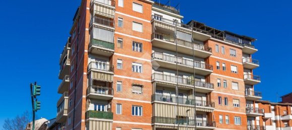 Apartamento de 2 dormitorios en Turin, Italy No. 378900 24