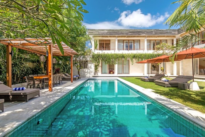 5 Schlafzimmer Villa in Jimbaran, Indonesia, Nr. 3251