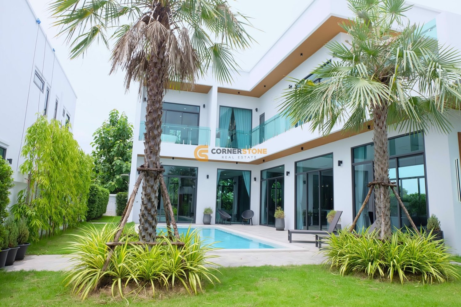 Maison à Bang Lamung, Thailand 300m² No. 61333