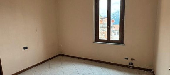 4 rooms Apartment in Cadegliano-Viconago, Italy No. 251293 3
