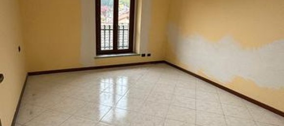 4 rooms Apartment in Cadegliano-Viconago, Italy No. 251293 6