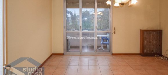 3 rooms Apartment in Lodi, Italy No. 183985 11