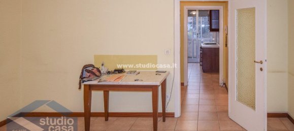 3 rooms Apartment in Lodi, Italy No. 183985 2