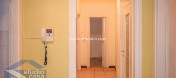 3 rooms Apartment in Lodi, Italy No. 183985 18