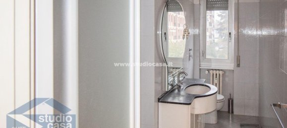 3 rooms Apartment in Lodi, Italy No. 183985 21