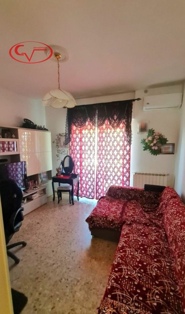 3 rooms Apartment in Castelfranco Piandiscò, Italy No. 284970
