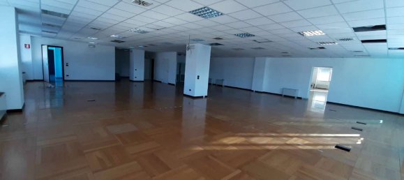 556m² Office in Padua, Italy No. 271641 11