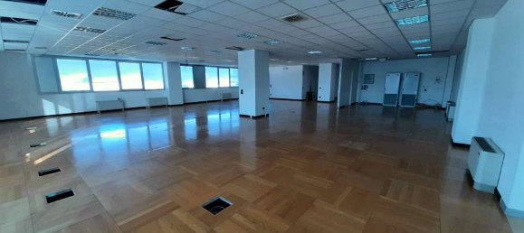 556m² Office in Padua, Italy No. 271641 5