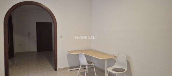 3 chambres Appartement à Pieta, Malta No. 5297 11