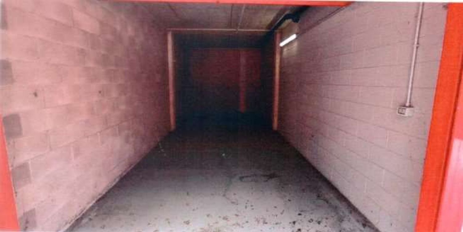 29m² Garage in Milan, Italy No. 240142
