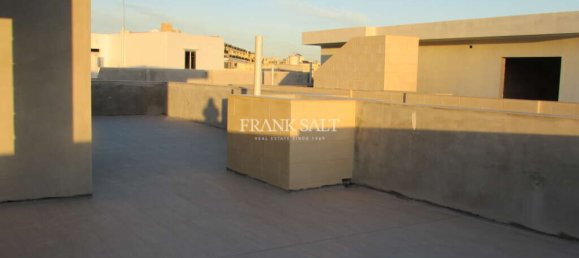 2 bedrooms Apartment in Zebbug, Malta No. 3826 2