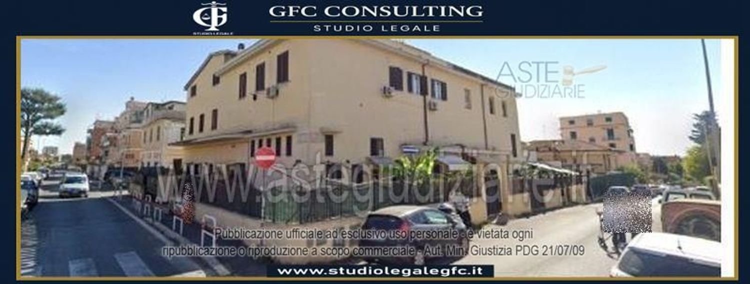 5 bedrooms Apartment in Rome, Italy No. 399860