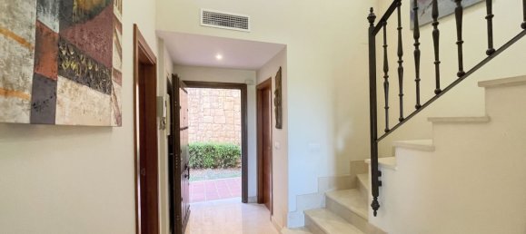 3 bedrooms Villa in Estepona, Spain No. 146294 7