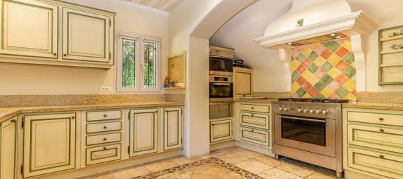 Villa de 8 dormitorios en Antibes, France No. 247290 8