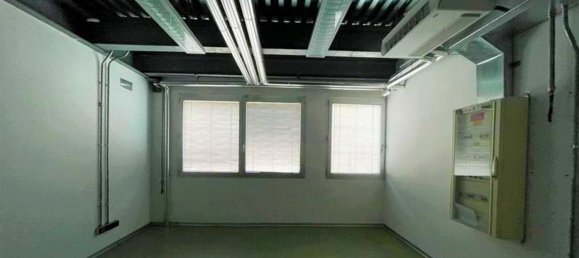 3329m² Office in Rovigo, Italy No. 372010 19