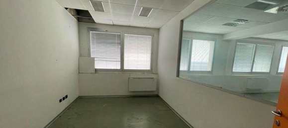 3329m² Office in Rovigo, Italy No. 372010 21