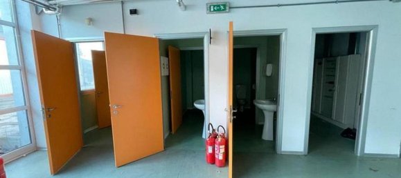 3329m² Office in Rovigo, Italy No. 372010 11